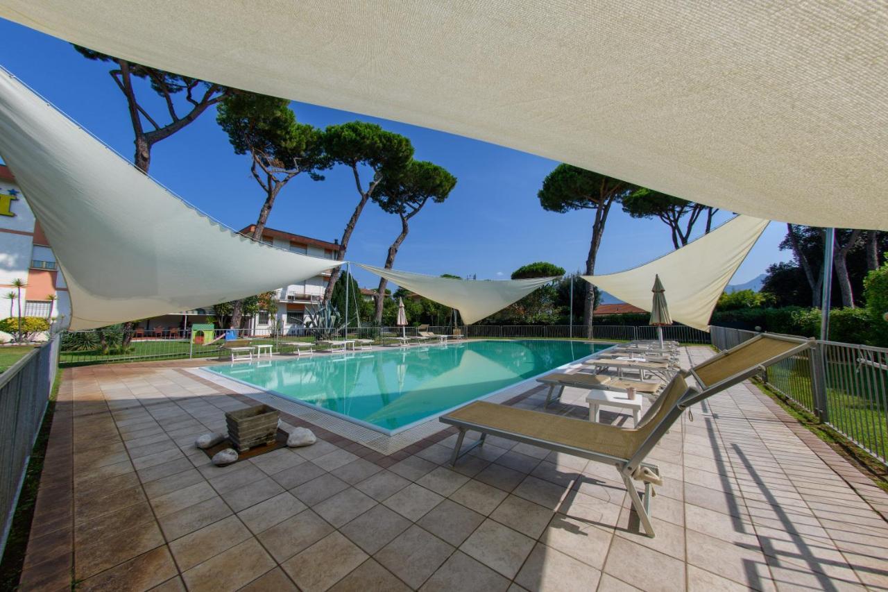 Hotel La Palma Lido di Camaiore Buitenkant foto